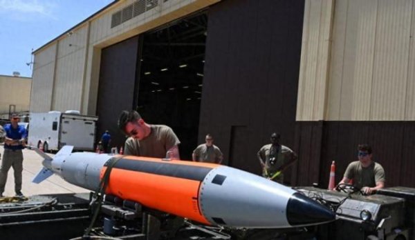 天宇优配  日本要变天了？美日磋商首次讨论核共享：战术核弹或部署冲绳？朝中俄都将坐不住了